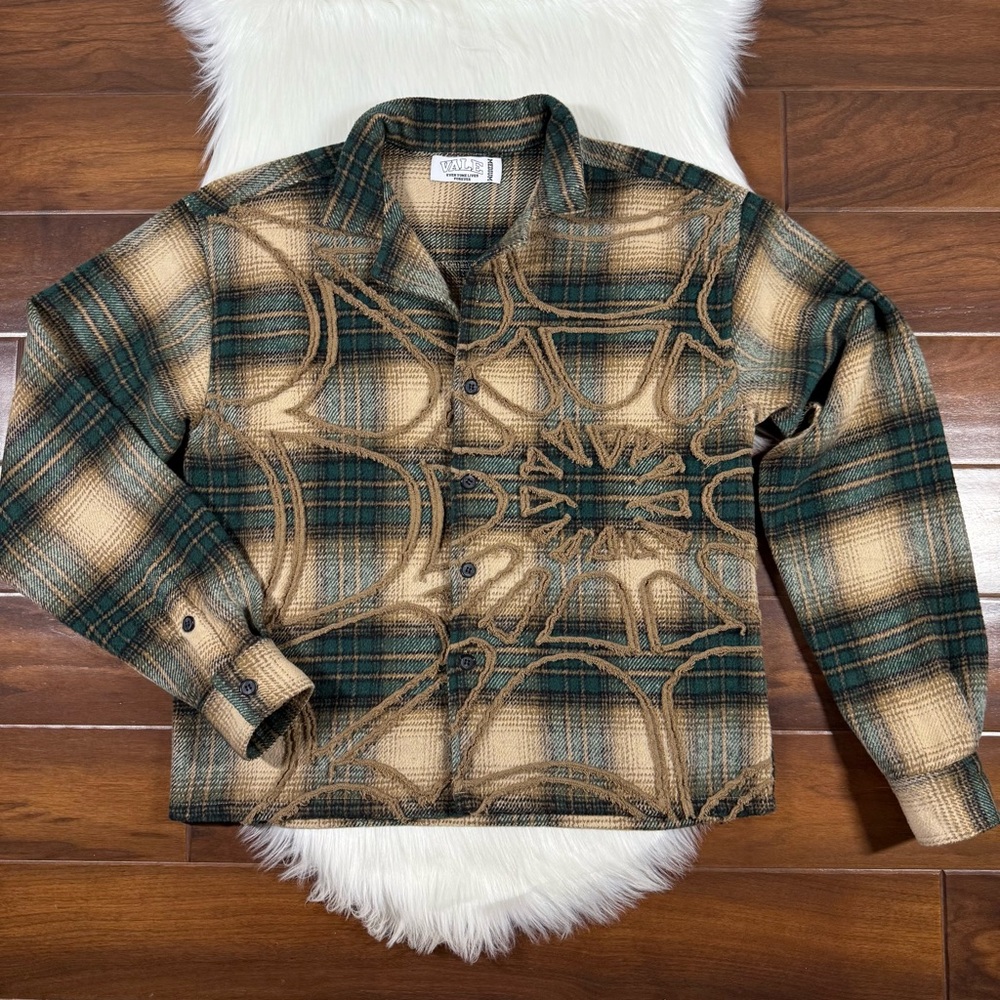 Vale Lives Forever Size Medium Plaid Web Flannel Woodland Button Up Shirt